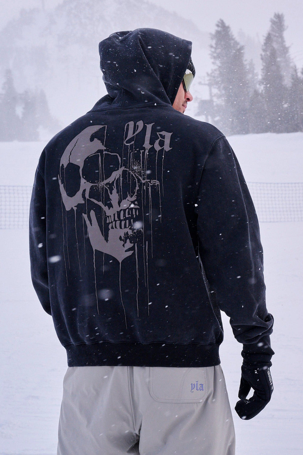 Sudadera con capucha de calavera goteante