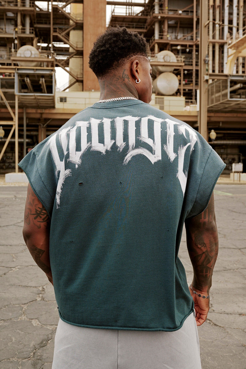 de corte con hombros caídos